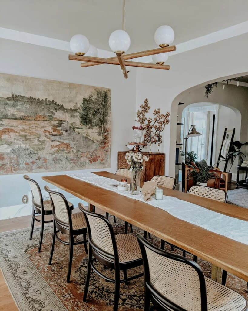 Warm Neutral Décor for a Large Dining Space