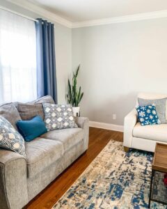Pleasant Pops of Blue