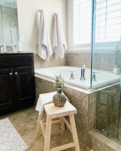 Bathroom With a Luxurious Soaking Tub