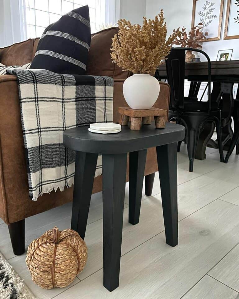 Black Farmhouse End Table With Autumn Décor