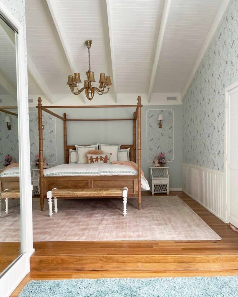 Charming Hampton-style Bedroom