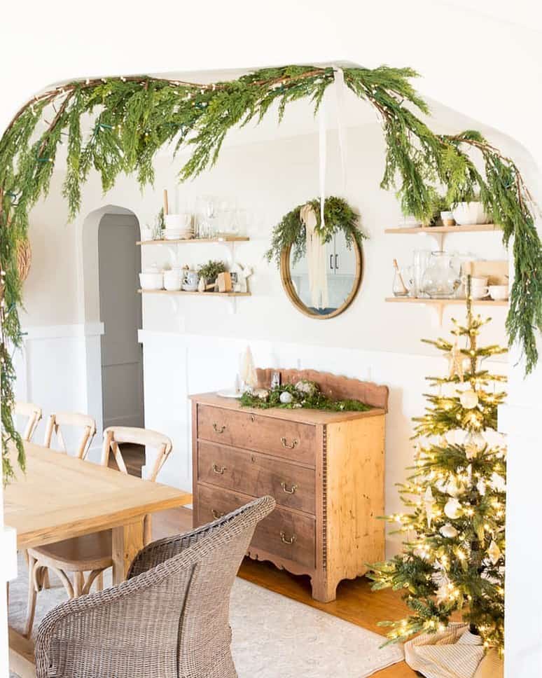 Christmas-themed, Cottage-style Dining Room - Soul & Lane