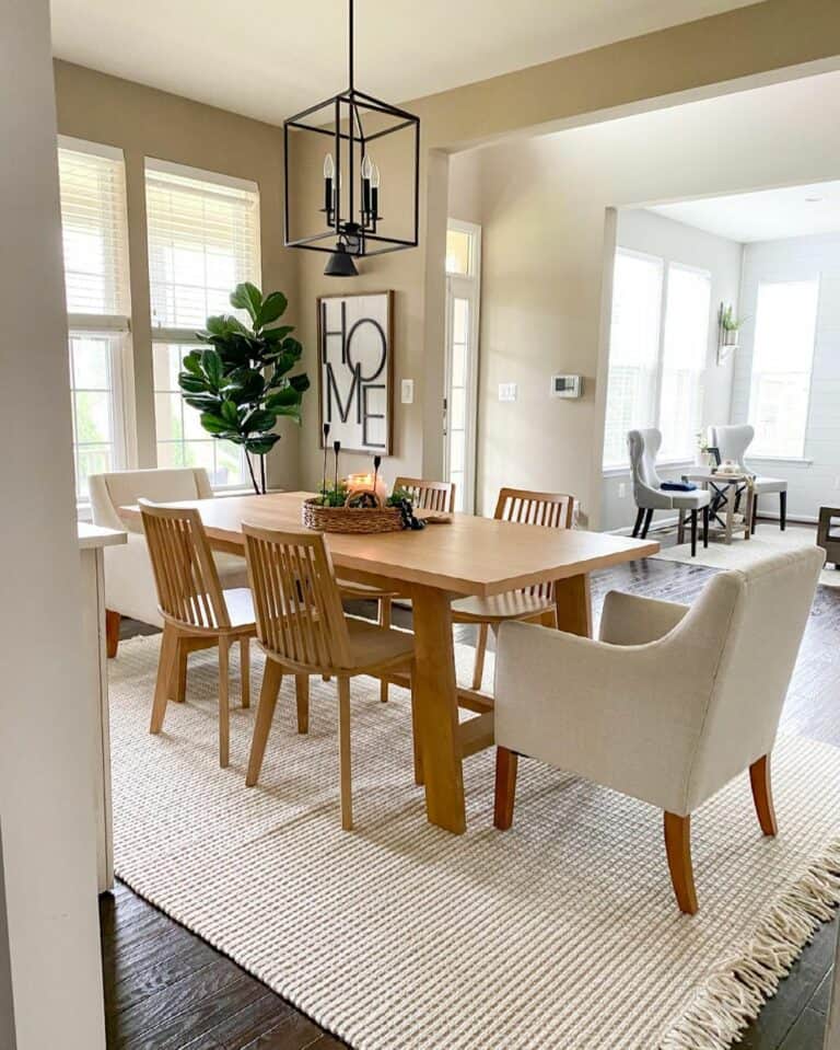Contemporary Cottage Dining Room With Shaker Table