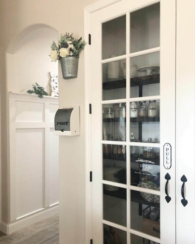 Cottage-style Room With Pantry