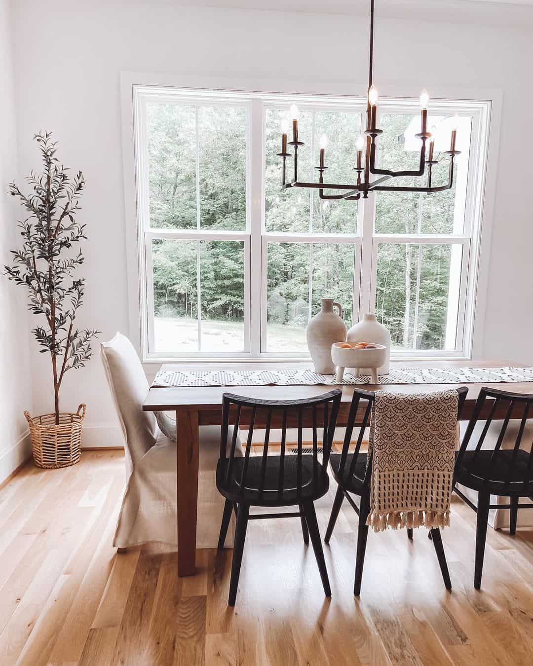 27 Sleek Modern Farmhouse Dining Rooms for Any Occasion