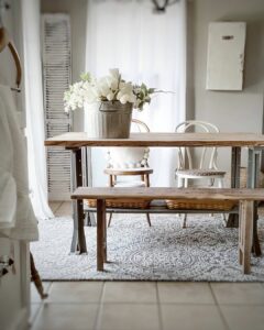 Farmhouse Eat-in Kitchen Table Styling