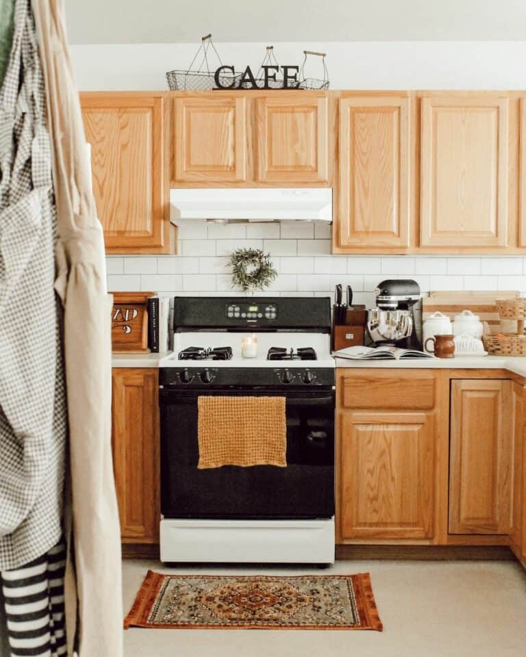 16 Magnificent Modern Kitchen With Oak Cabinets Designs