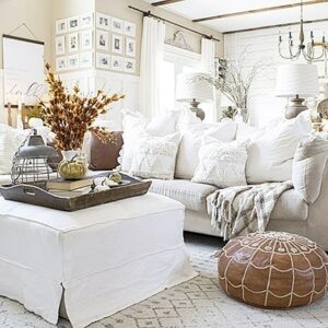Farmhouse Living Room With Fall Décor