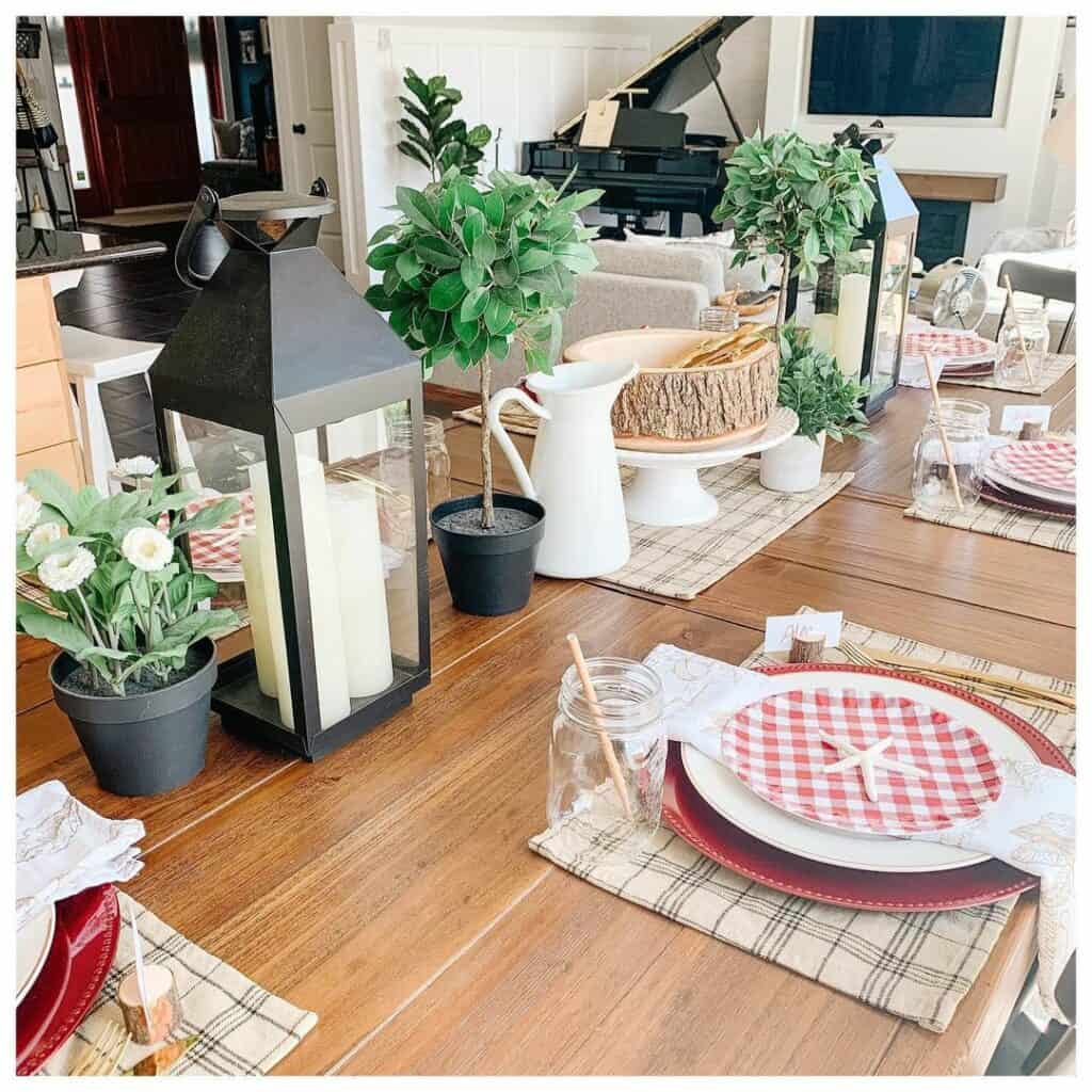 Farmhouse-style Table Décor With Lanterns
