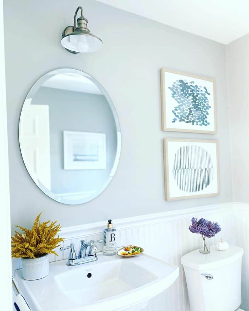 Floral Accessories and Modern Bathroom Art