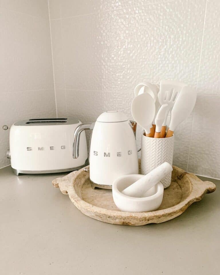 Kitchen Counter Corner With White Appliances