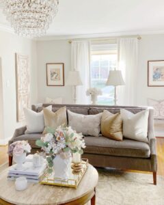 Luxurious Lighting Coordinates for a Small Living Room