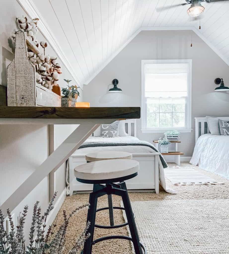 Modern Farmhouse Bedroom With Twin Beds
