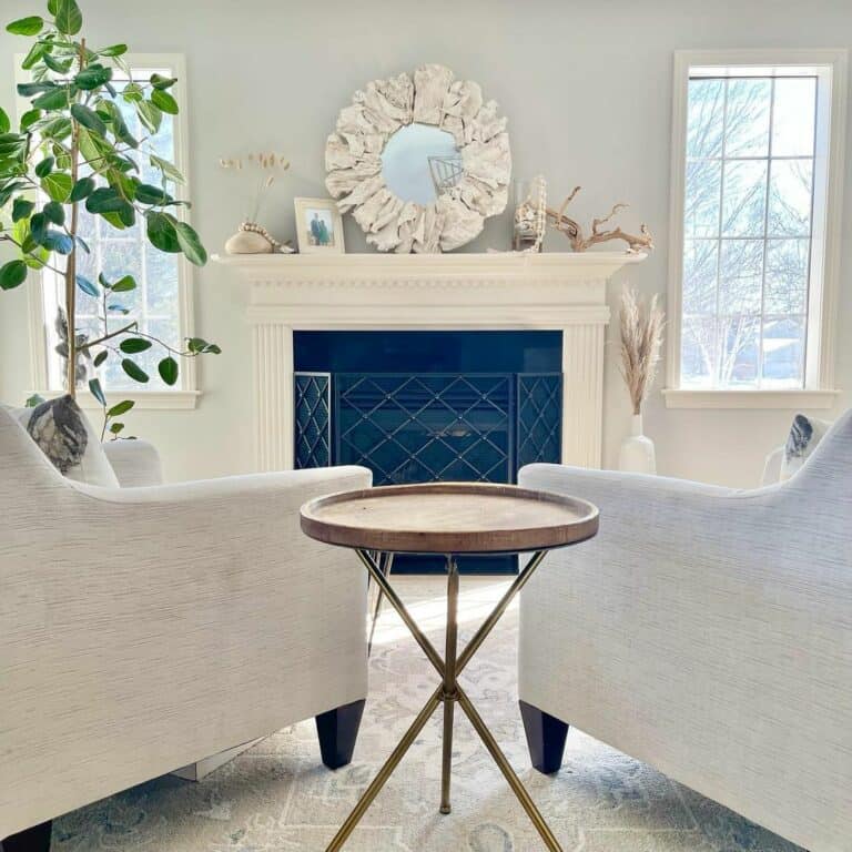 Modern White Living Room Mantel Décor