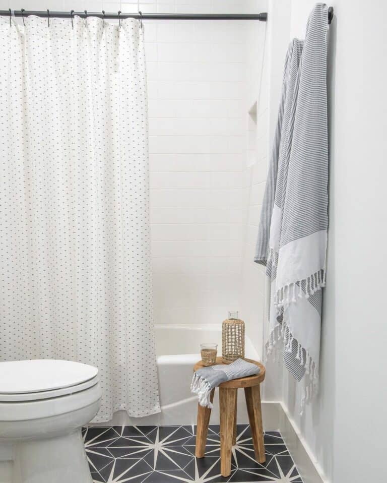 Monochromatic Bathroom Styling With Matching Accessories