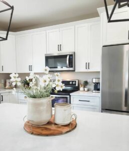 Neutral Farmhouse Kitchen With Rustic Spring Décor