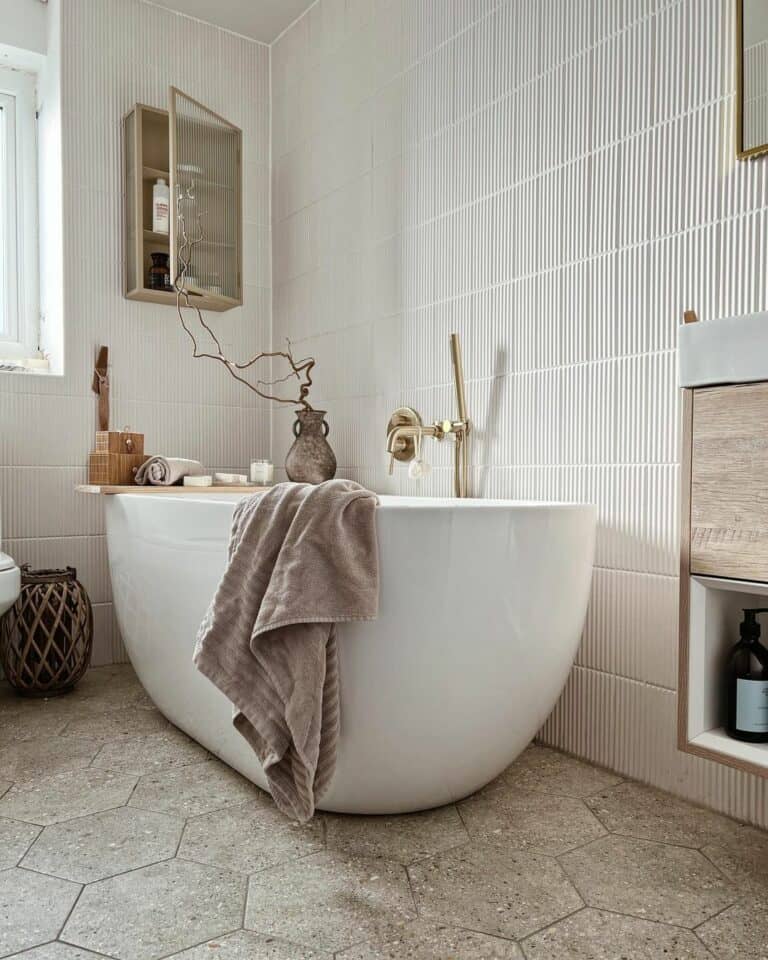 Nordic Bathroom With White Bathtub