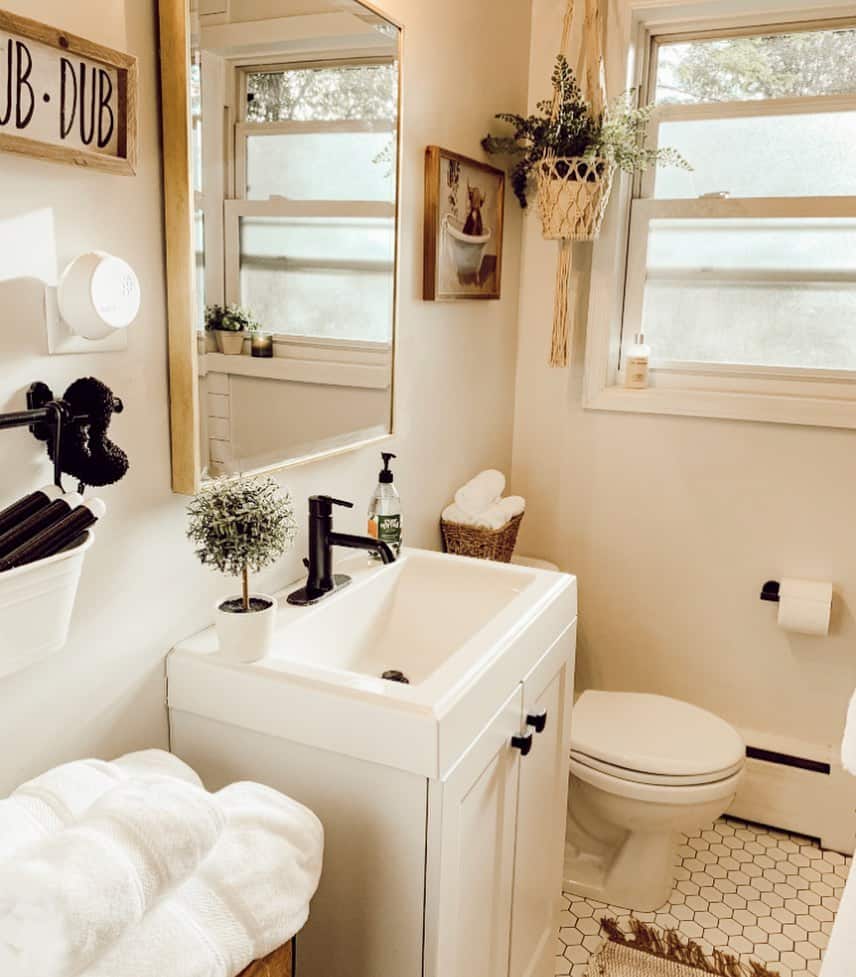 Storing Towels on Bathroom Toilet Soul & Lane