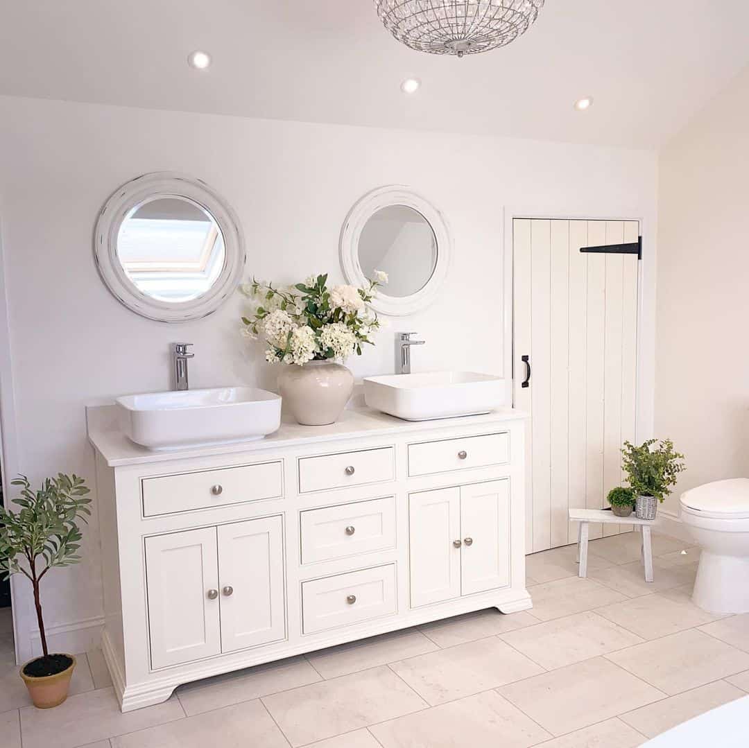 White Bathroom With Plant Décor - Soul & Lane