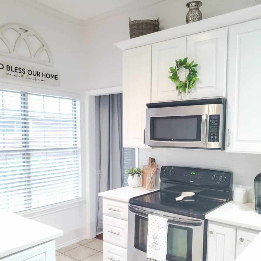 White Kitchen With Cottage Décor