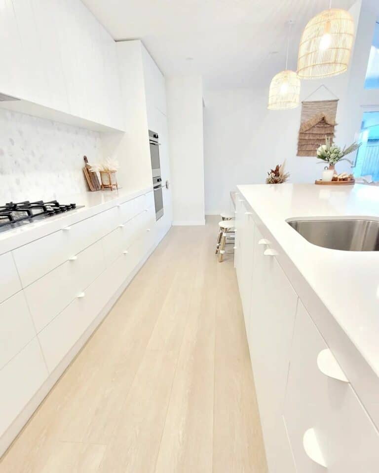 All White Kitchen Cabinets With White Countertops