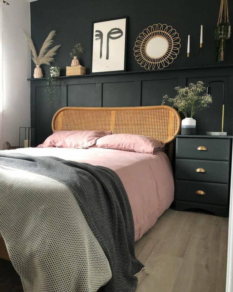Bedrooms for Teens With Black Accent Wall