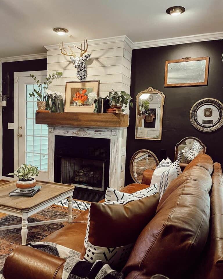 Black Accent Wall Ideas in Modern Farmhouse Living Room