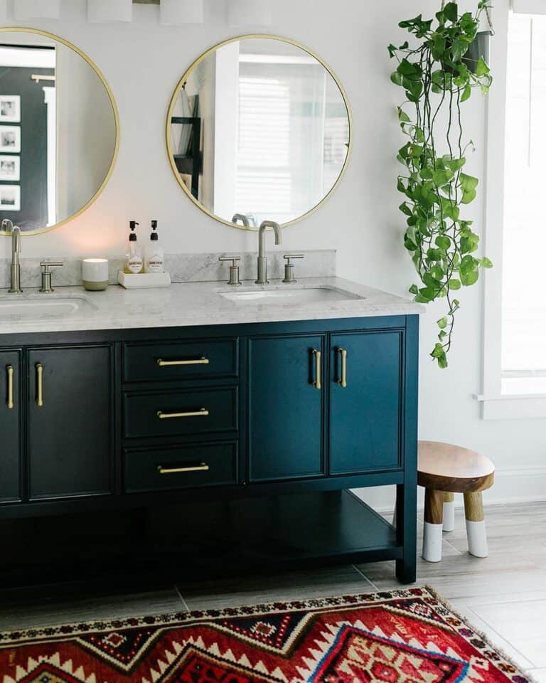 Boho Bathroom Design With a Colorful Vanity