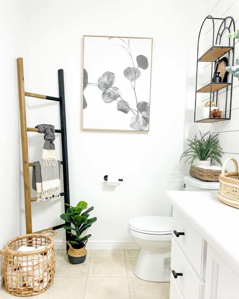 Boho-inspired Bathroom With Indoor Plants