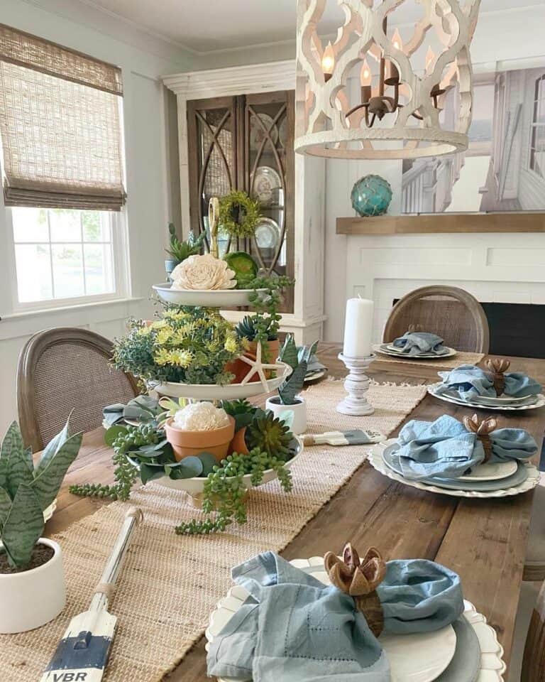Costal Influences in a Farmhouse Dining Room
