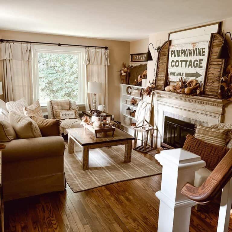 Cozy Room With Autumn Harvest Décor