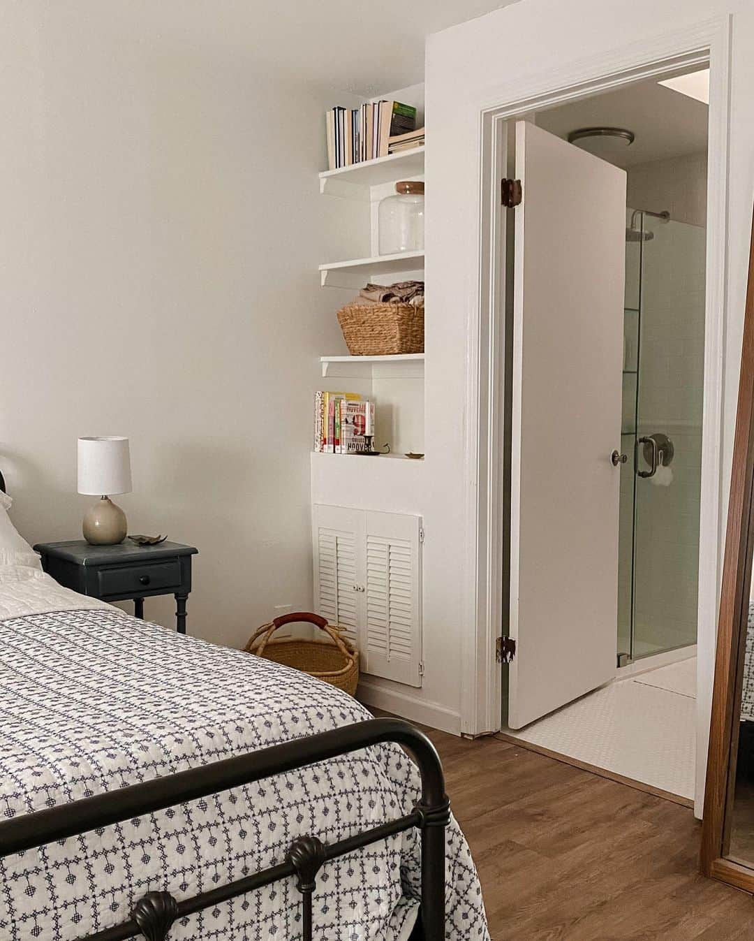 Ensuite Bathroom With White Door - Soul & Lane