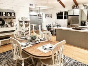 Kitchen With Dining Set and Breakfast Nook