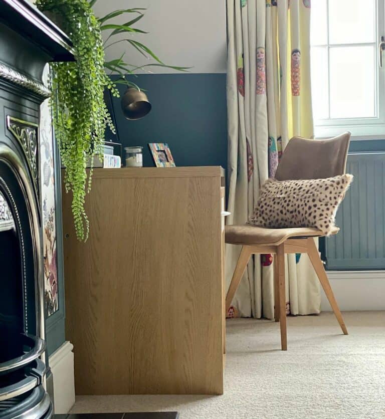 Light Wood Desk for Teen Room