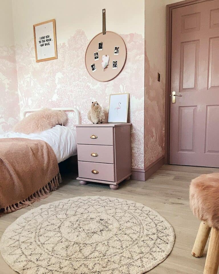 Masterful Color Inclusion Accentuates Dusty Rose Bedroom