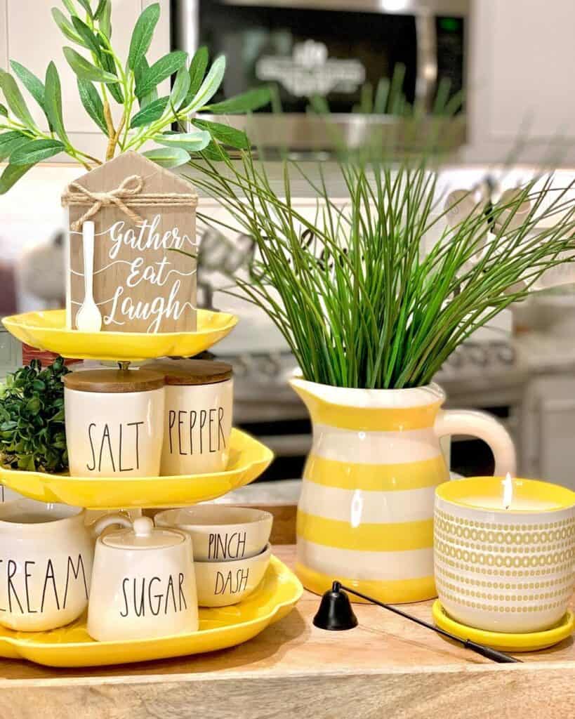 Matching DÃ©cor Surrounding a Yellow Tray