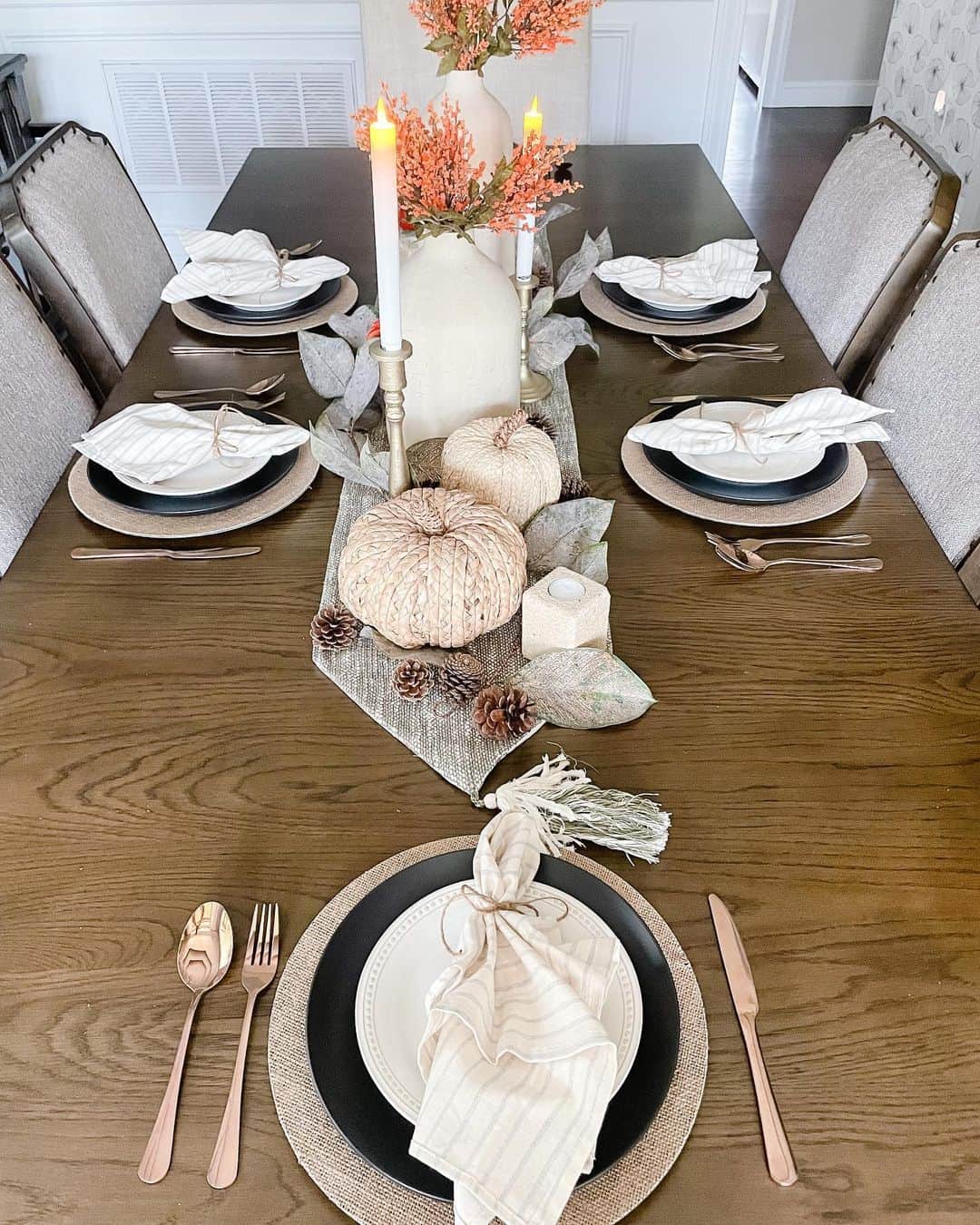 Modern Fall Table Setting With Black Plates - Soul & Lane