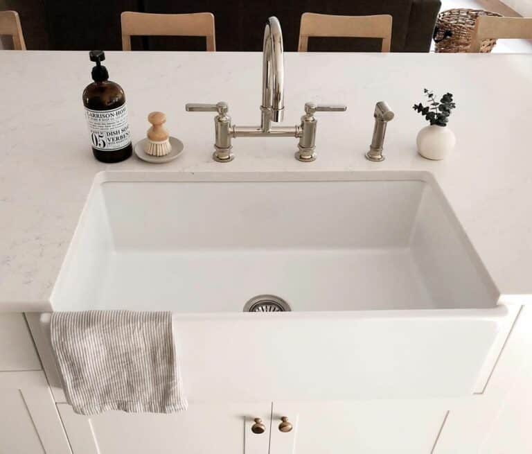 Modern Farmhouse Kitchen With White Sink