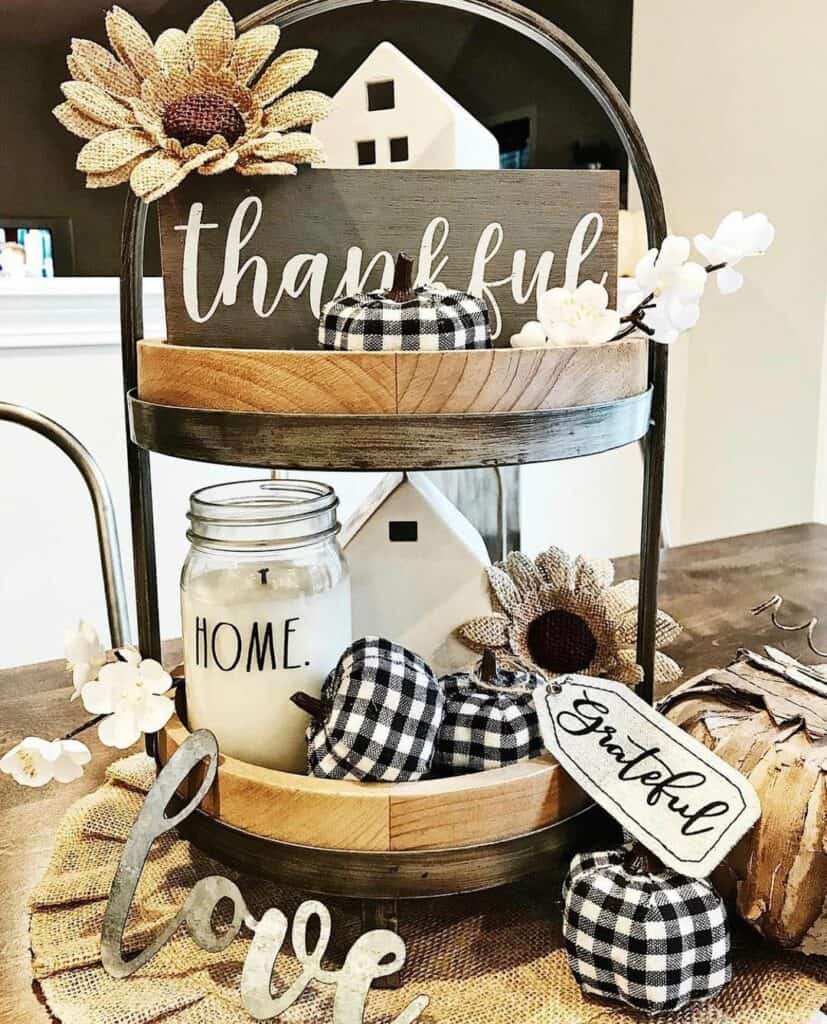 Plaid and Burlap Accents for a Thanksgiving Centerpiece