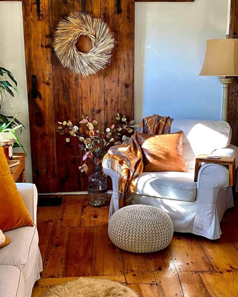 Reclaimed Wood Living Room Features and Warm Neutral Décor