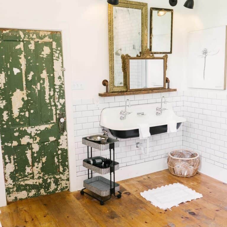 Retro Double Bathroom Vanity With Antique Mirrors