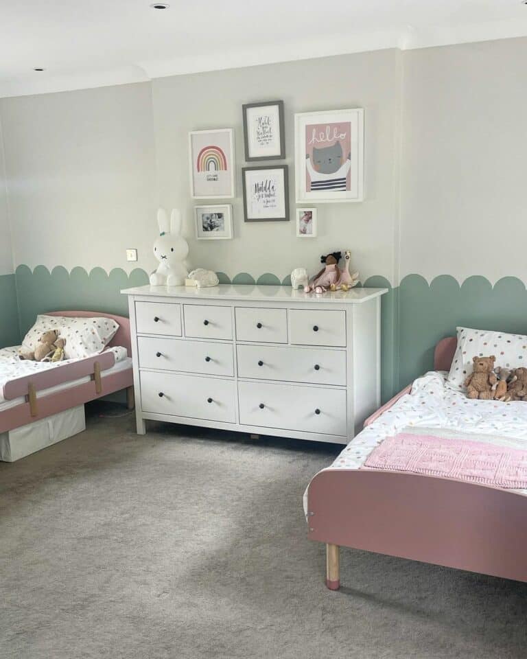 Scalloped Wall Design Surrounds the Beds