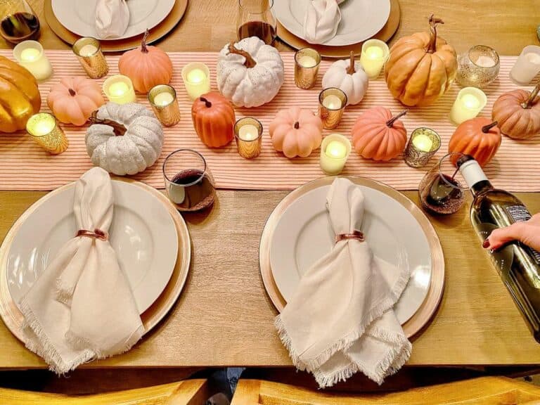 Simple Thanksgiving Decorations for a Modern Fall Table