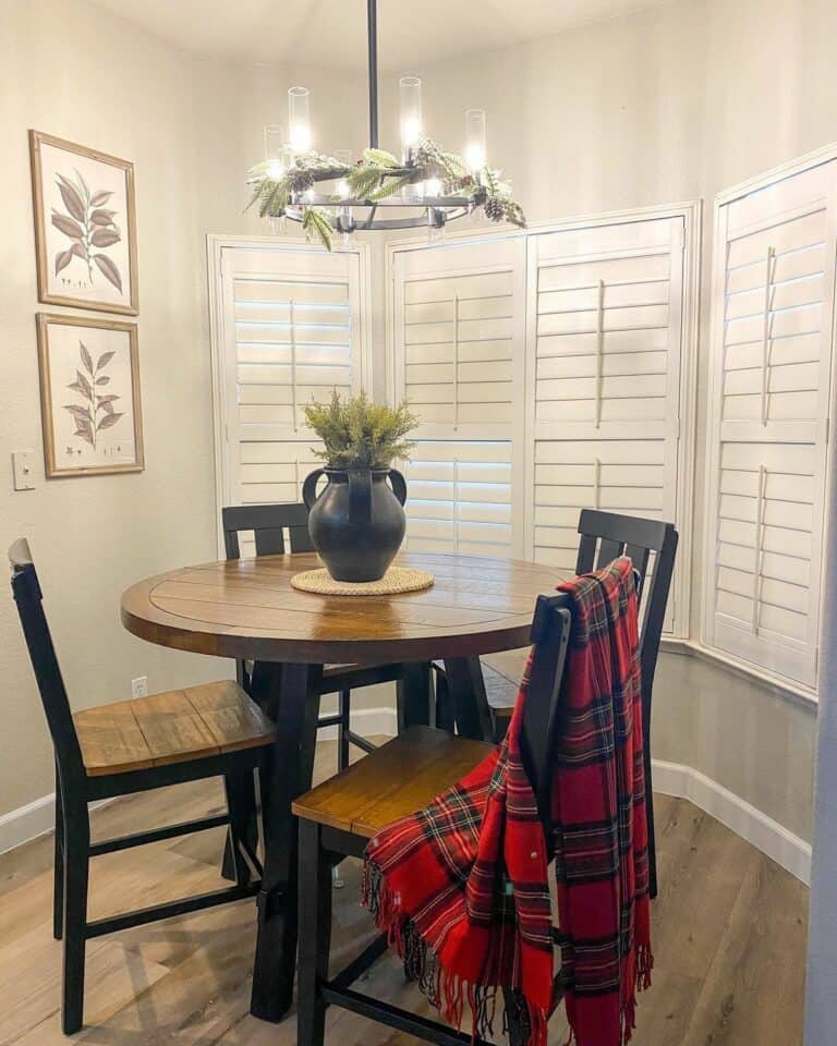 Small Dining Room With Two-toned Black Dining Set