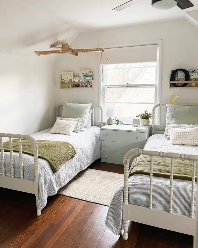 Small Kid's Bedroom With Matching Vintage Twin Beds