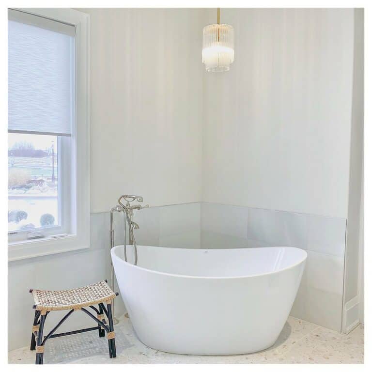 Spa-like Soaker Tub