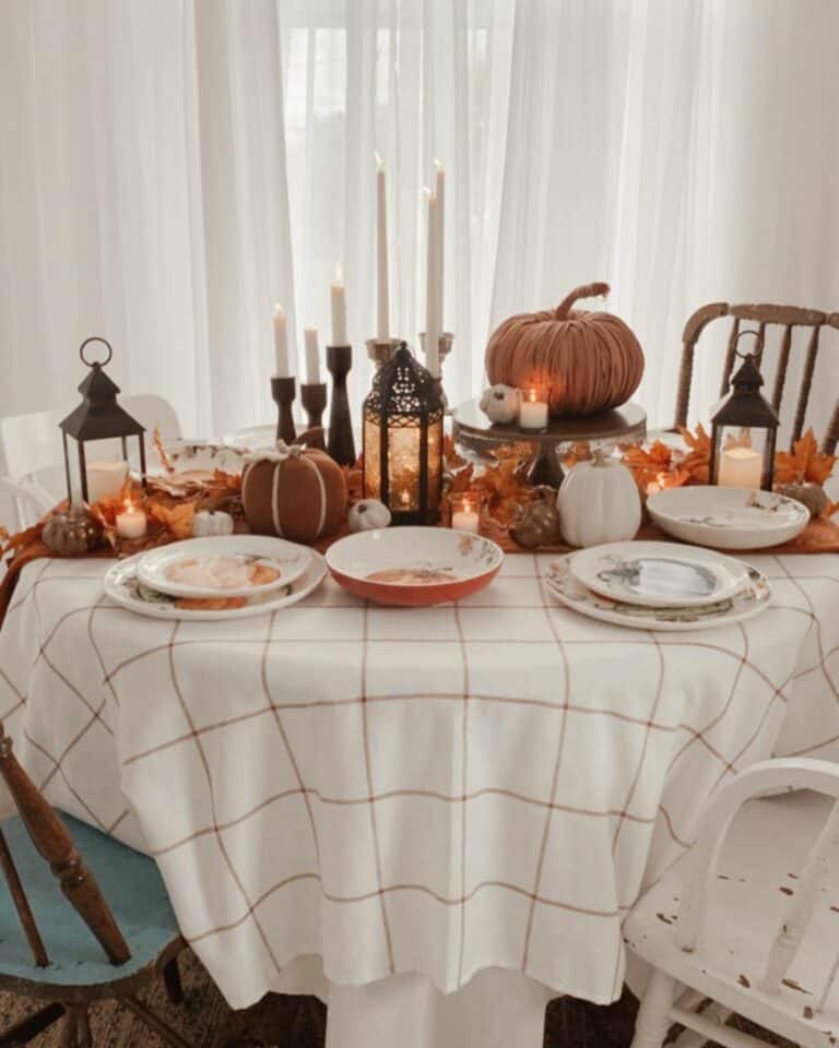 Thanksgiving Décor for a Small Farmhouse Dining Table