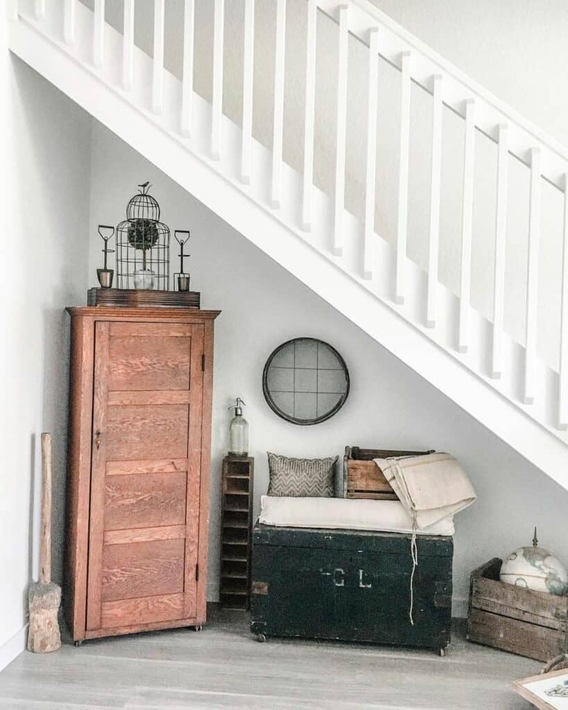 Vintage Décor for Space Under Staircase