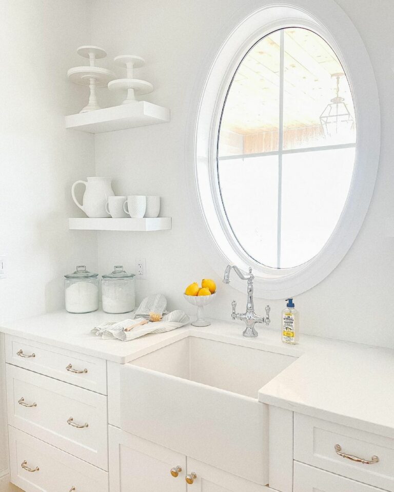 White Modern Kitchen With Lemon Décor