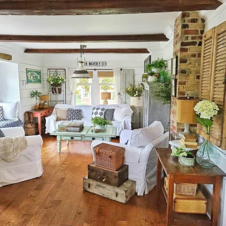 White Slipcovered Living Room Chairs